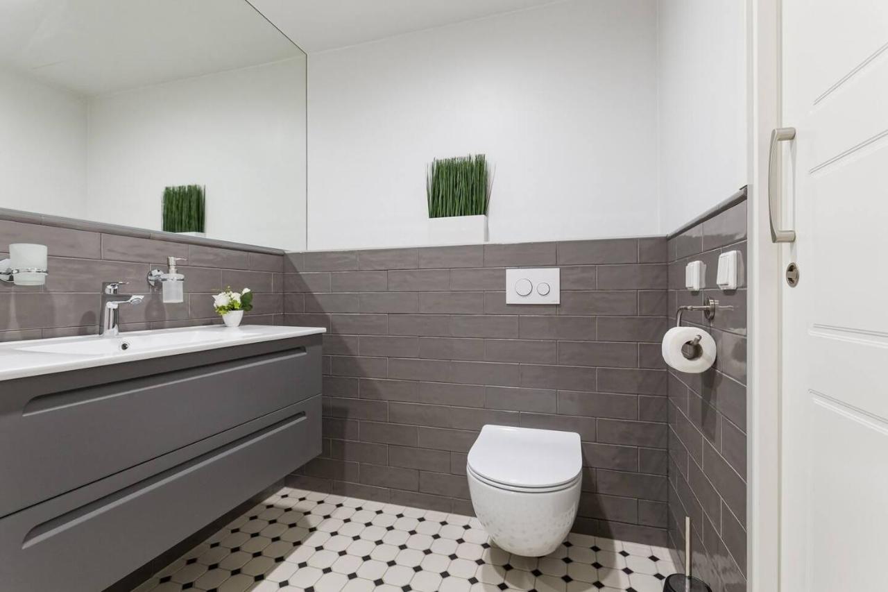 Central Apartments, Quiet With Free Parking And Ac. Tallinn Eksteriør billede