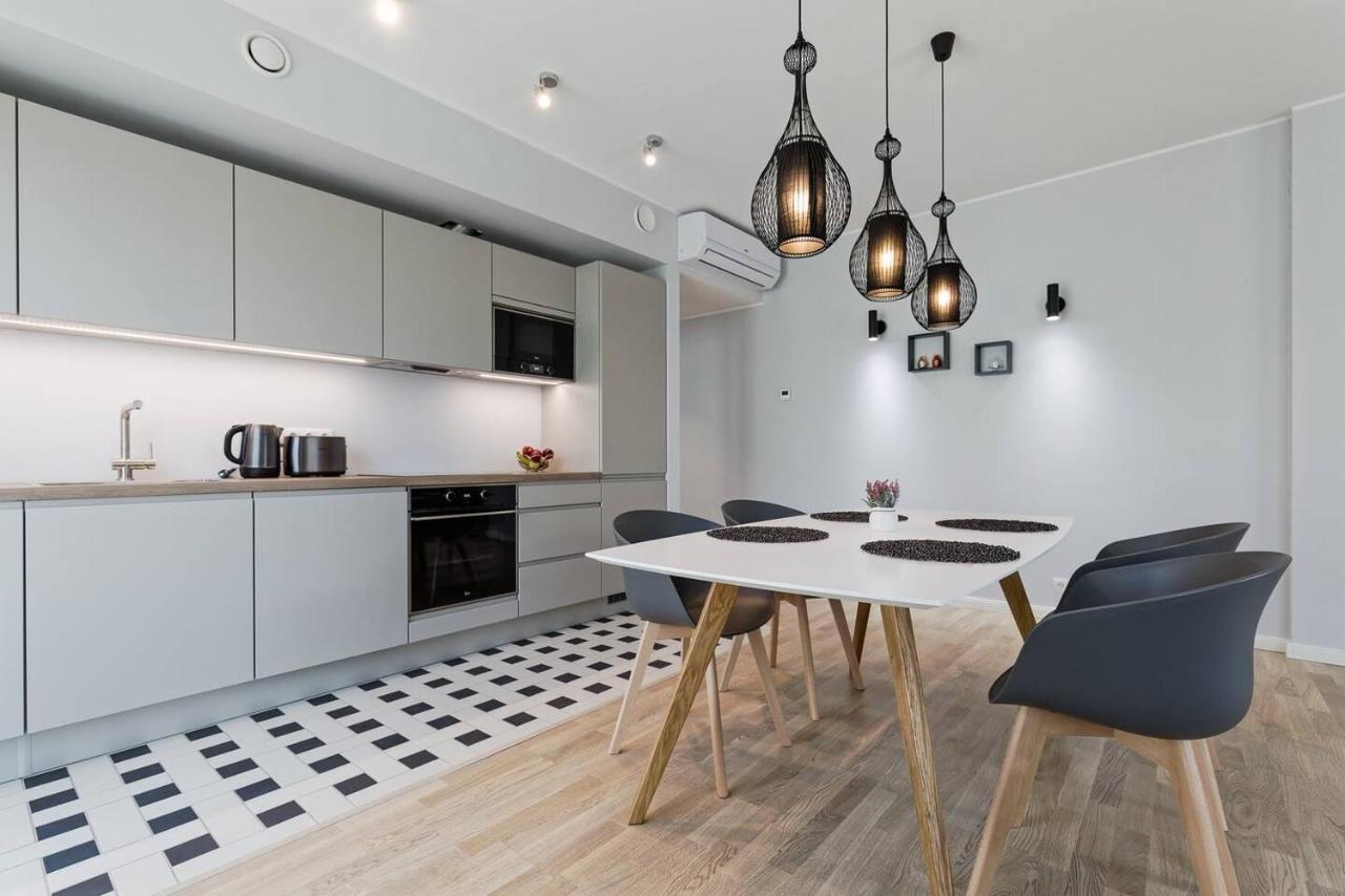 Central Apartments, Quiet With Free Parking And Ac. Tallinn Eksteriør billede