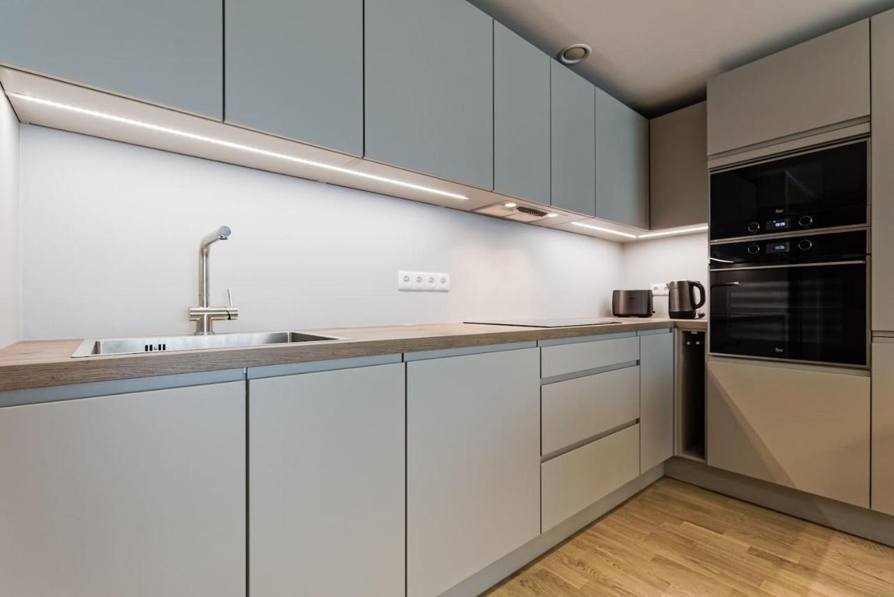 Central Apartments, Quiet With Free Parking And Ac. Tallinn Eksteriør billede